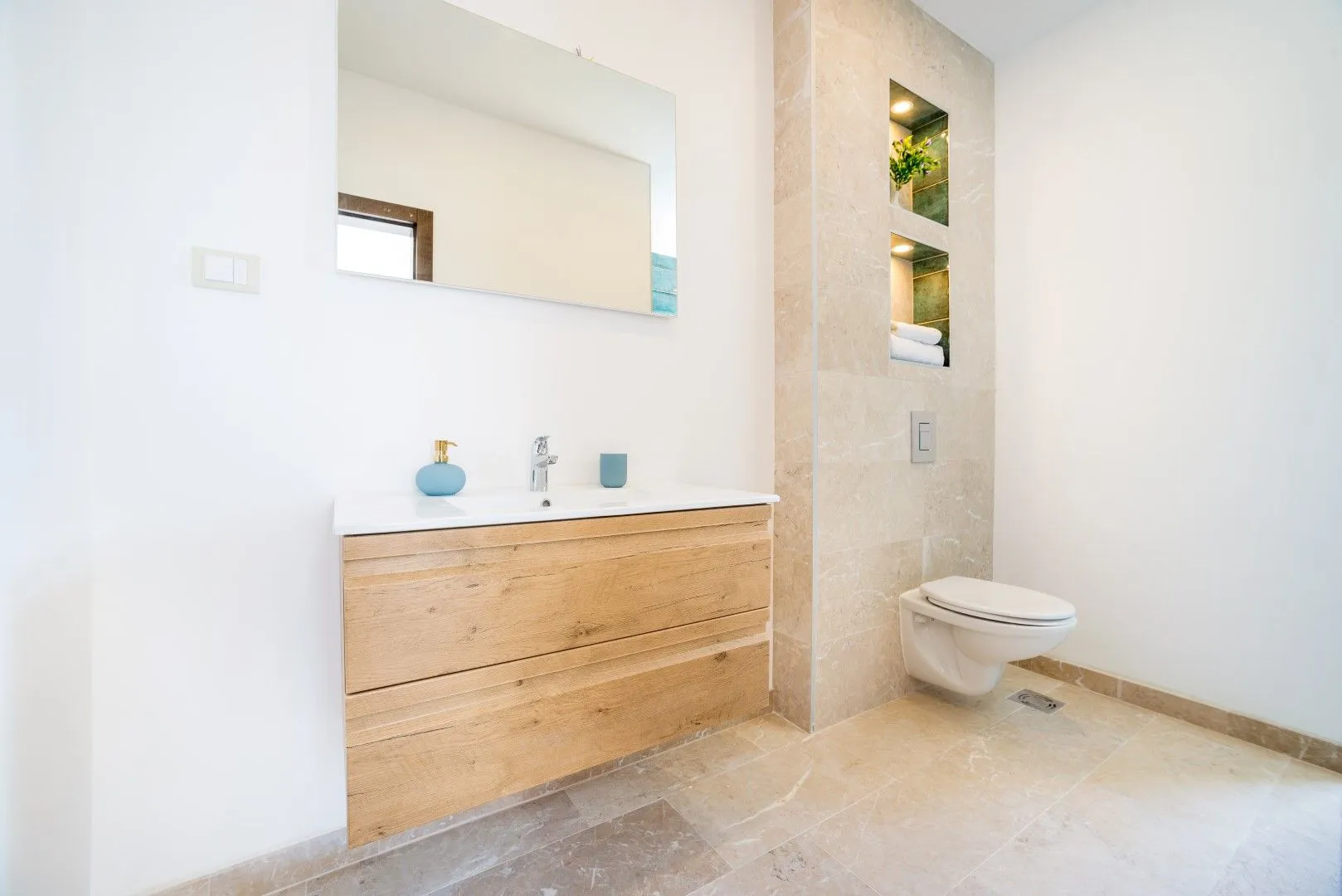 Sale, house, 170m², Bečići, Budva