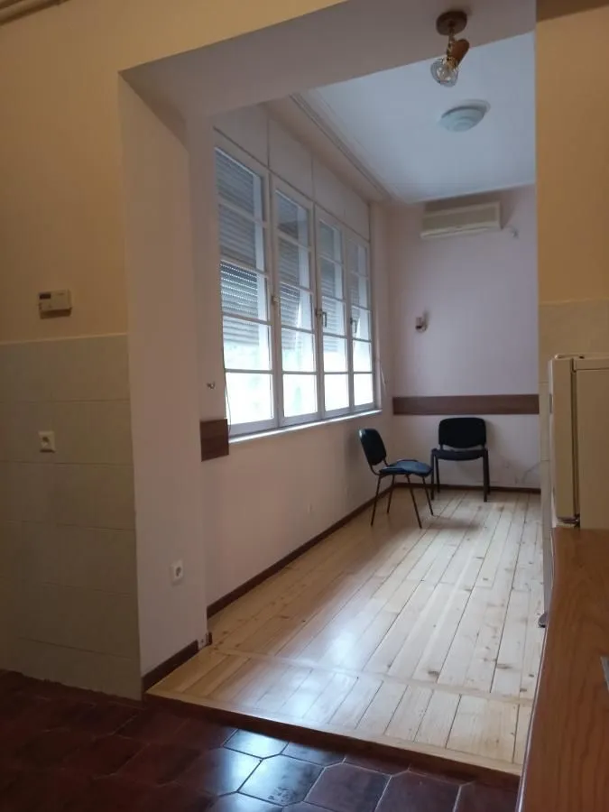 Izdavanje, poslovni prostor, 122m², Klinički Centar, Beograd