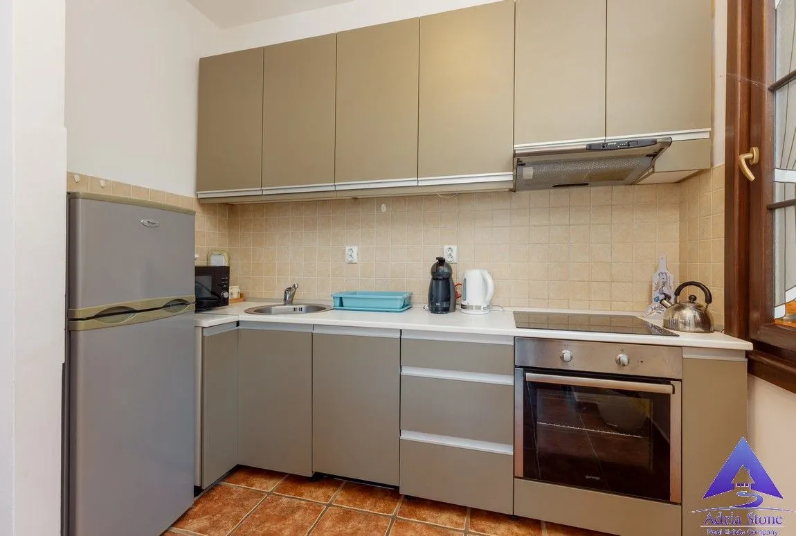 Prodaja, dvosoban stan, 84m², Kostanjica, Kotor