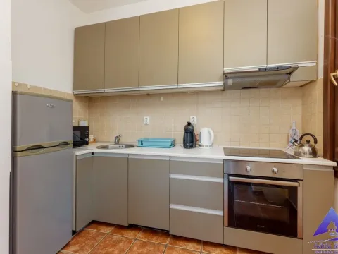 Sale, two bedroom apartment, 84m², Kostanjica, Kotor - image 9