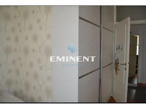 Izdavanje, četvorosoban stan, 110m², Savski Venac, Beograd - image 12