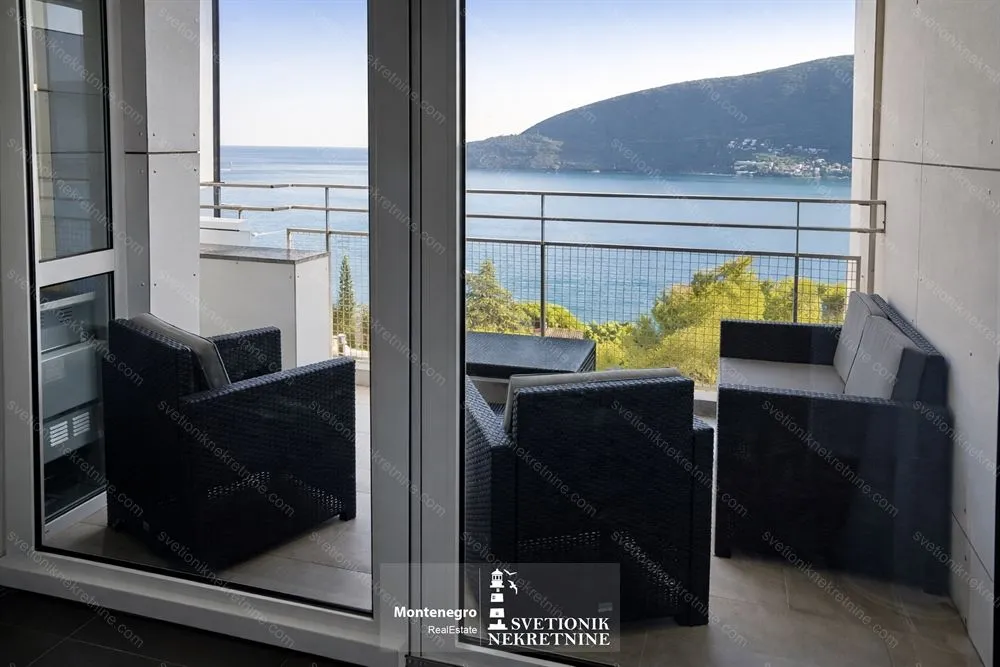 Prodaja, dvosoban stan, 110m², Centar, Herceg Novi