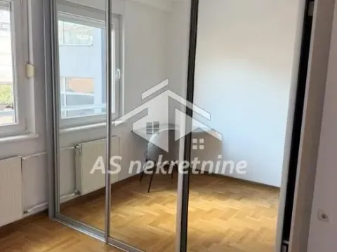 Rent, three bedroom apartment, 69m², Palilula Sve Podlokacije, Beograd - image 14