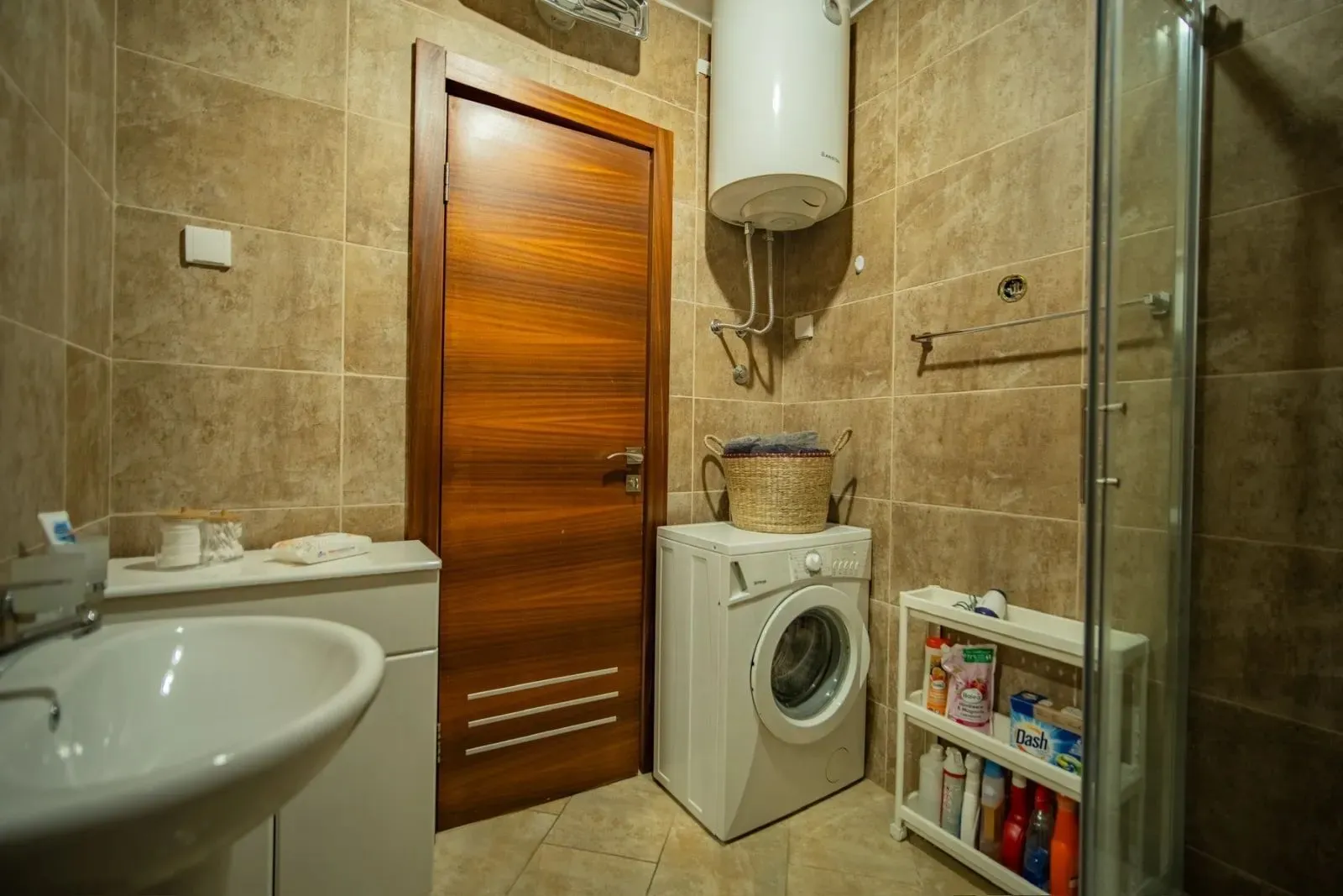 Rent, one bedroom apartment, 40m², Dobrota, Kotor