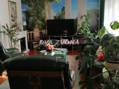 Prodaja, kuća, 274m², Temerin, Novi Sad