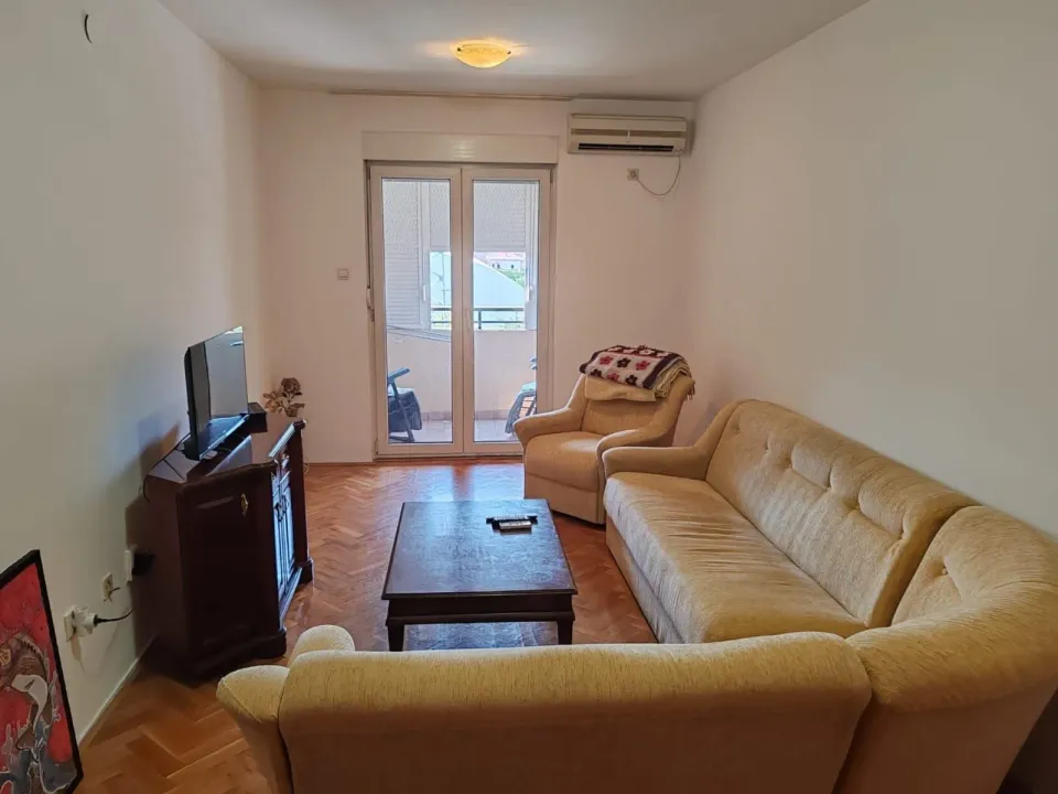 Rent, one bedroom apartment, 53m², Blok 6, Podgorica