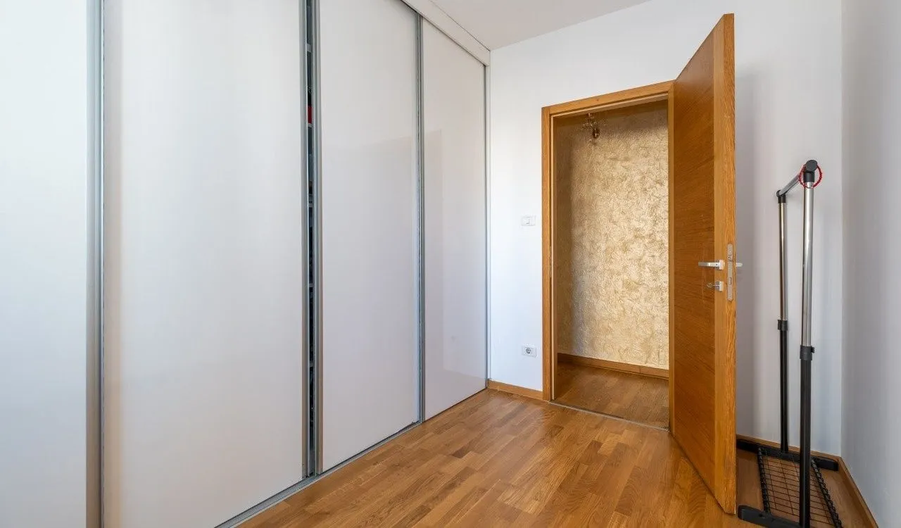 Rent, three bedroom apartment, 98m², City Kvart, Podgorica