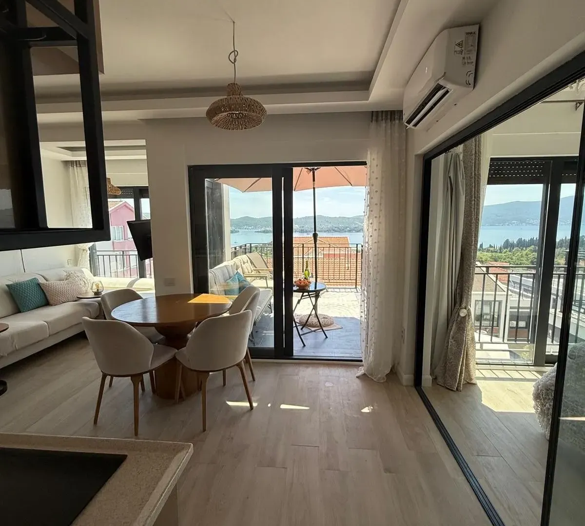 Prodaja, dvosoban stan, 70m², Kava, Tivat