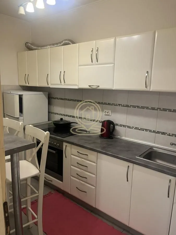 Izdavanje, trosoban stan, 80m², Detelinara, Novi Sad Sve Podlokacije