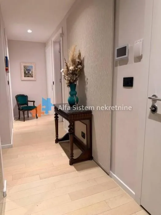 Rent, four bedroom apartment, 103m², Stari Grad, Beograd