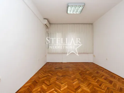 Izdavanje, poslovni prostor, 36m², Centar, Podgorica - image 3