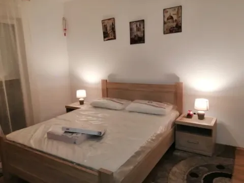 Prodaja, jednosoban stan, 50m², Stari Aerodrom, Podgorica - image 9