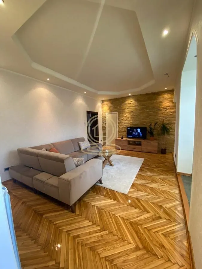 Rent, three bedroom apartment, 75m², Vračar Hram, Vračar Sve Podlokacije