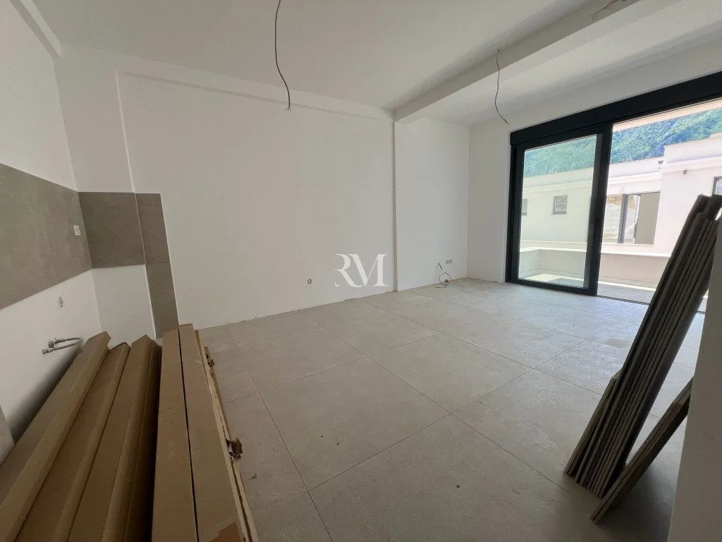 Prodaja, jednosoban stan, 46m², Dobrota, Kotor