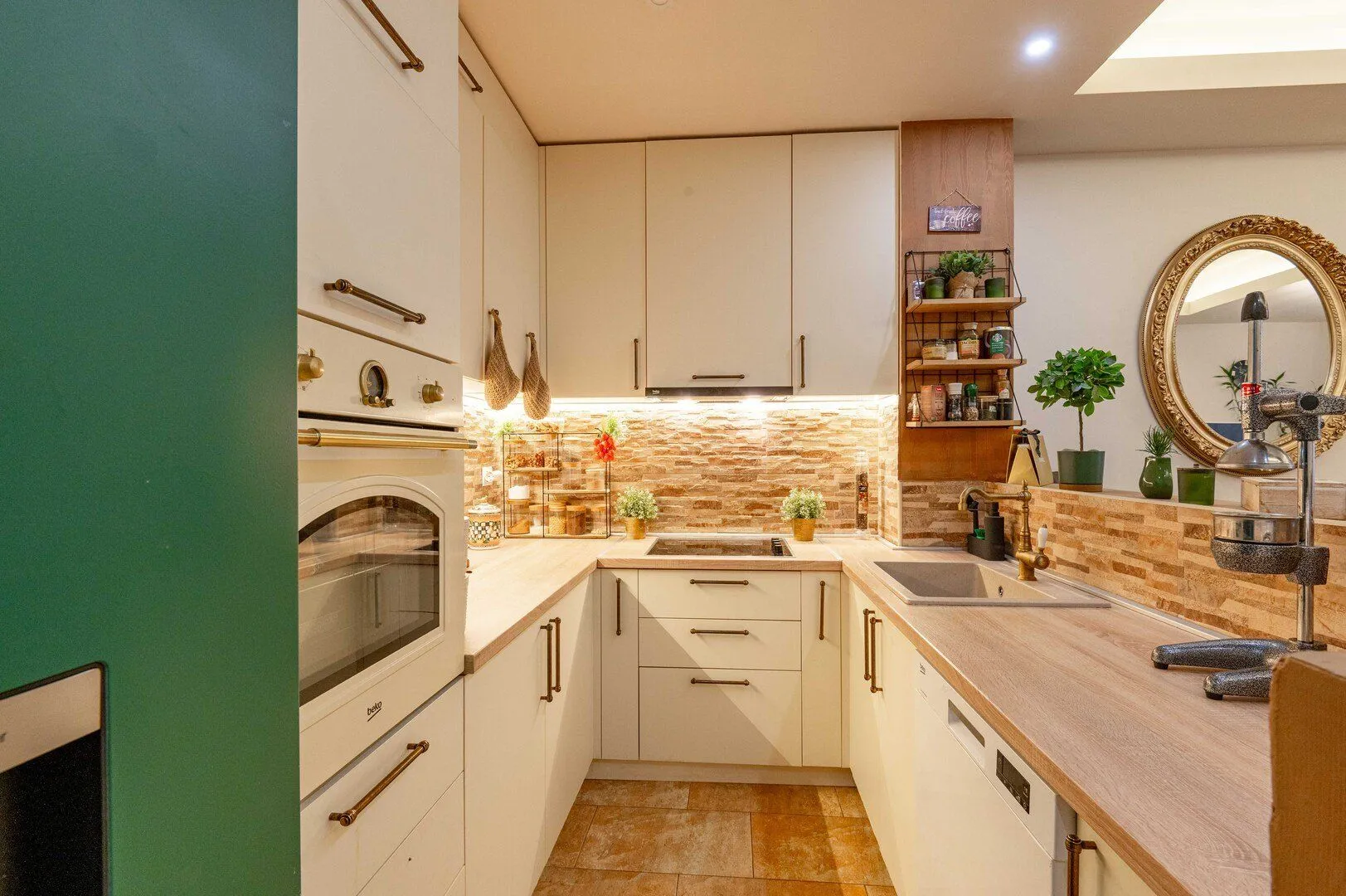 Prodaja, dvosoban stan, 83m², Rozino, Budva