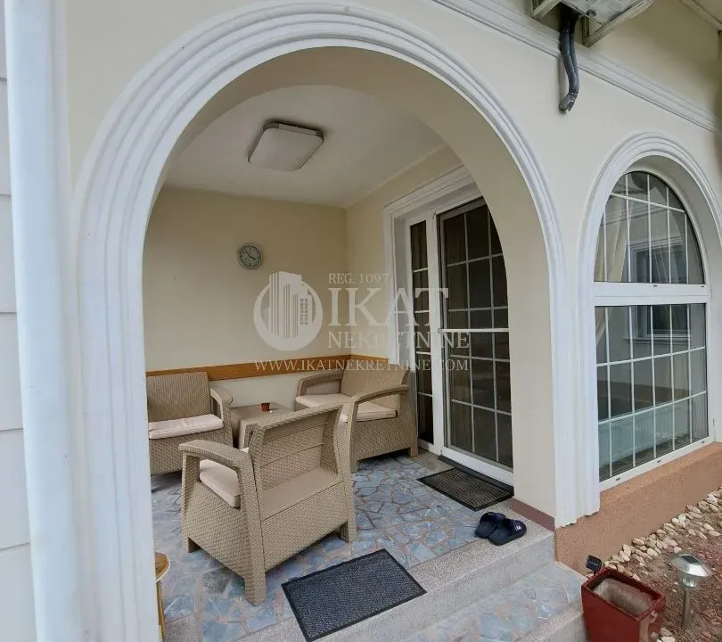 Sale, house, 250m², Novi Banovci, Stara Pazova