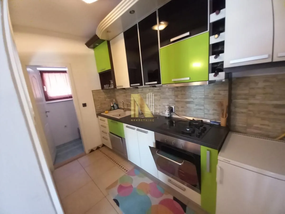 Prodaja, kuća, 272m², Bela Palanka, Srbija