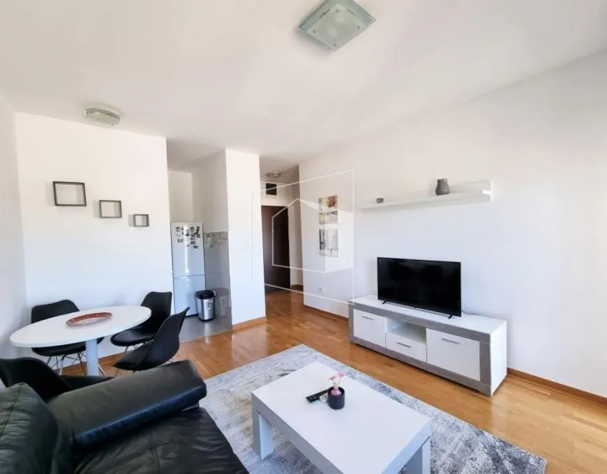 Izdavanje, jednosoban stan, 42m2, City Kvart, Podgorica