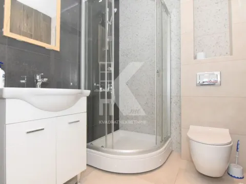 Izdavanje, poslovni prostor, 117m², Momišići, Podgorica - image 11