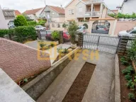 Izdavanje,  kuća, 270m2, Stari Aerodrom, Podgorica