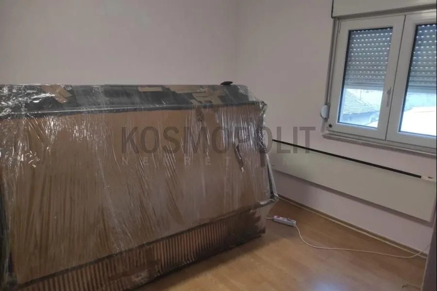 Prodaja, dvosoban stan, 37m², Đeram Pijaca, Beograd