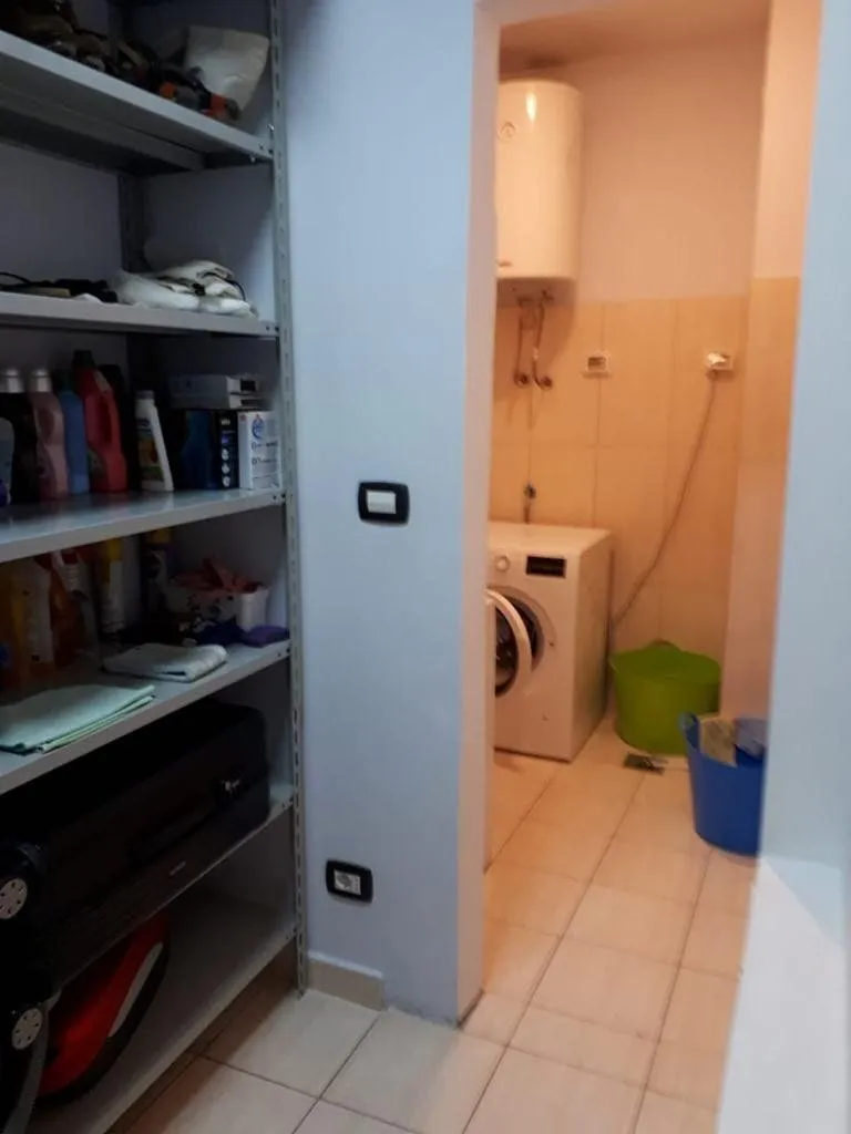 Izdavanje, trosoban stan, 190m², Preko Morače, Podgorica