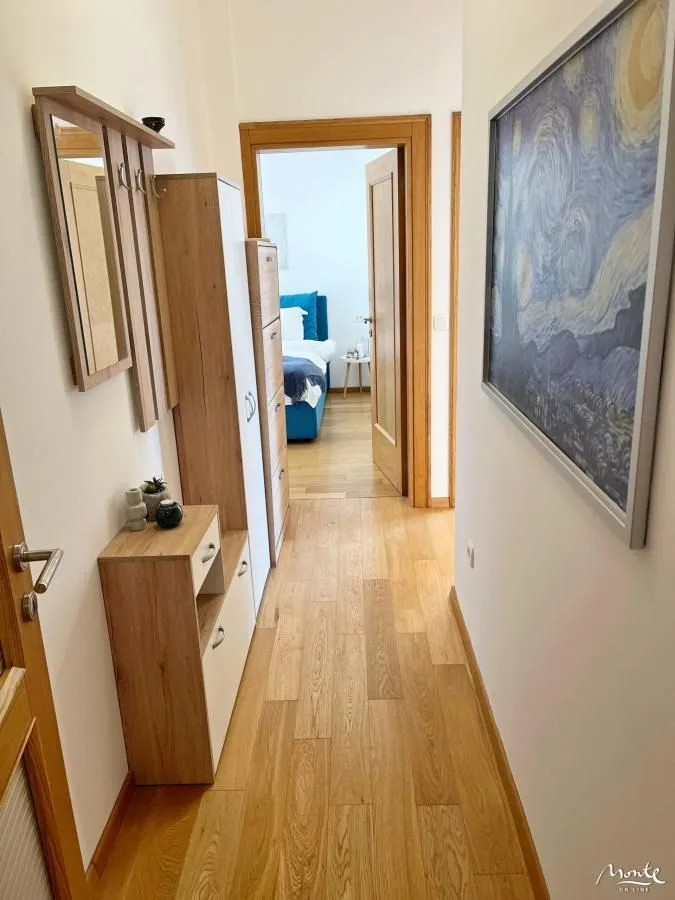 Prodaja, trosoban stan, 99m², Tivat, Crna Gora
