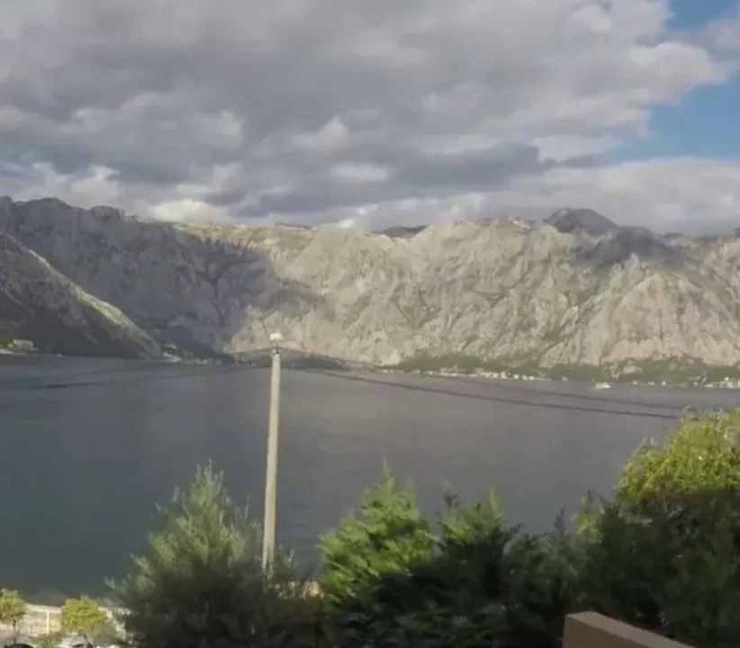 Rent, house, 250m², Stoliv, Kotor