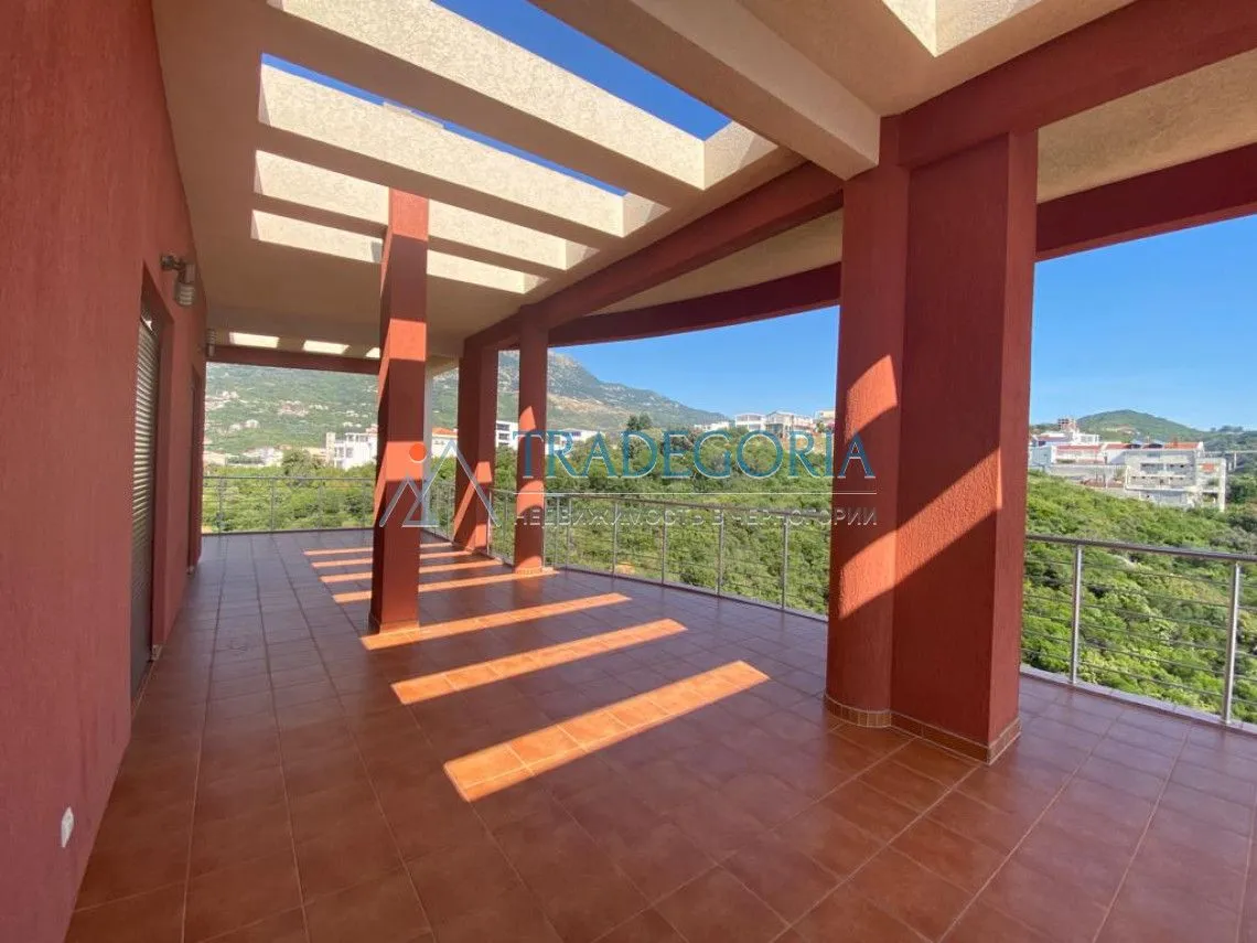 Prodaja, trosoban stan, 227m², Dobra Voda, Bar