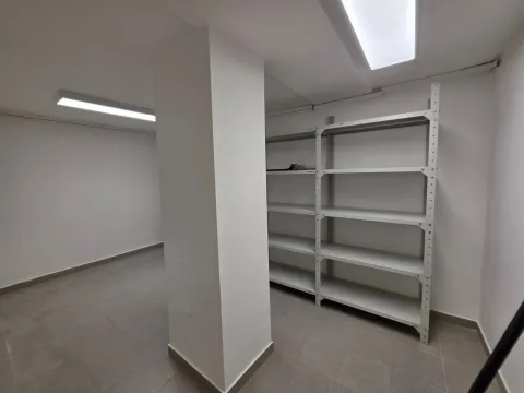 Rent, office space, 200m², Podgorica, Crna Gora - image 13