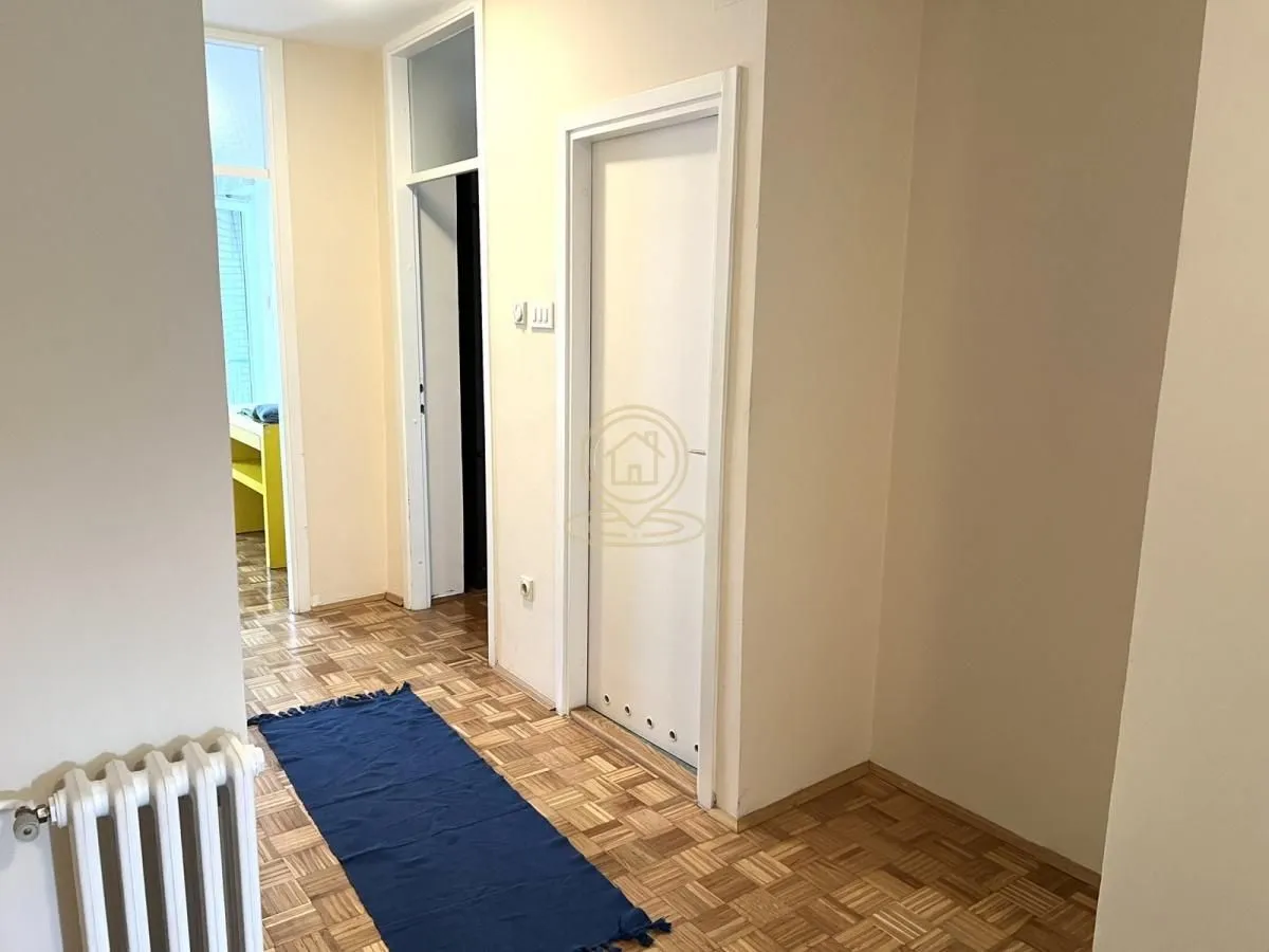 Izdavanje, trosoban stan, 89m², Vračar Sve Podlokacije, Beograd