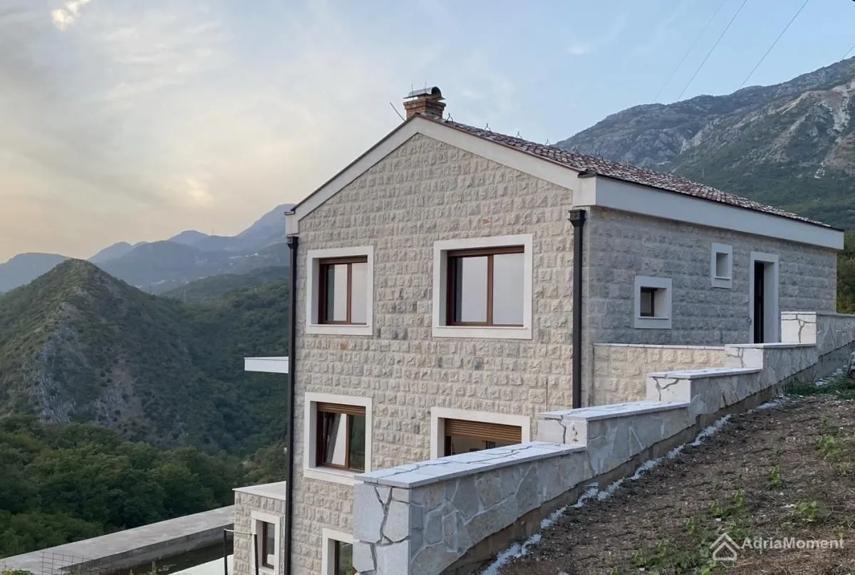 Sale, house, 400m², Bečići, Budva