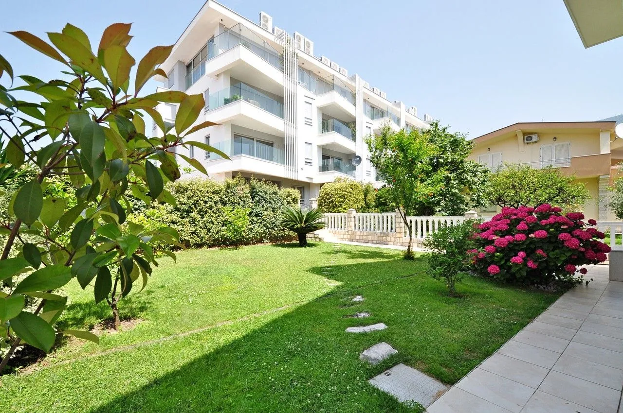 Prodaja, kuća, 222m², Tivat, Crna Gora