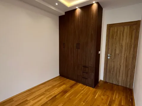 Izdavanje, dvosoban stan, 58m², Stari Aerodrom, Podgorica - image 13