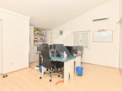 Izdavanje, poslovni prostor, 500m2, Zabjelo, Podgorica Izdavanje, poslovni prostor, 500m2, Zabjelo, Podgorica