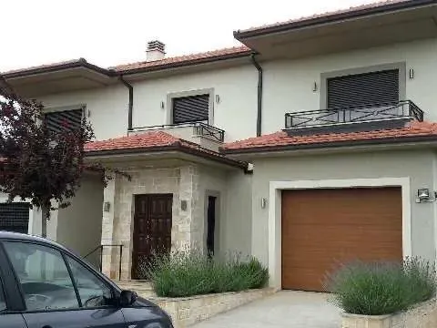 Rent, house, 220m², Tološi, Podgorica - image 3