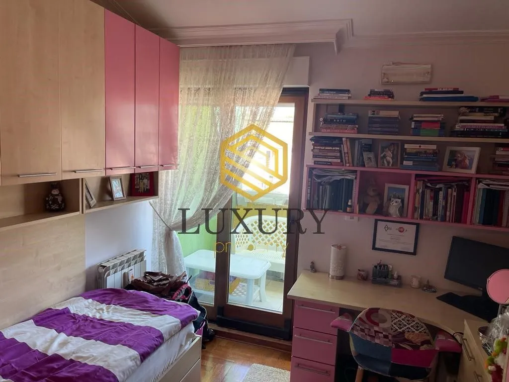 Rent, three bedroom apartment, 130m², Stari Aerodrom, Podgorica