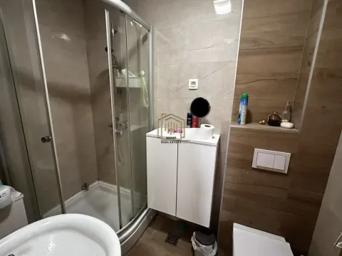 Rent, one bedroom apartment, 51m², Podgorica, Crna Gora - image 8