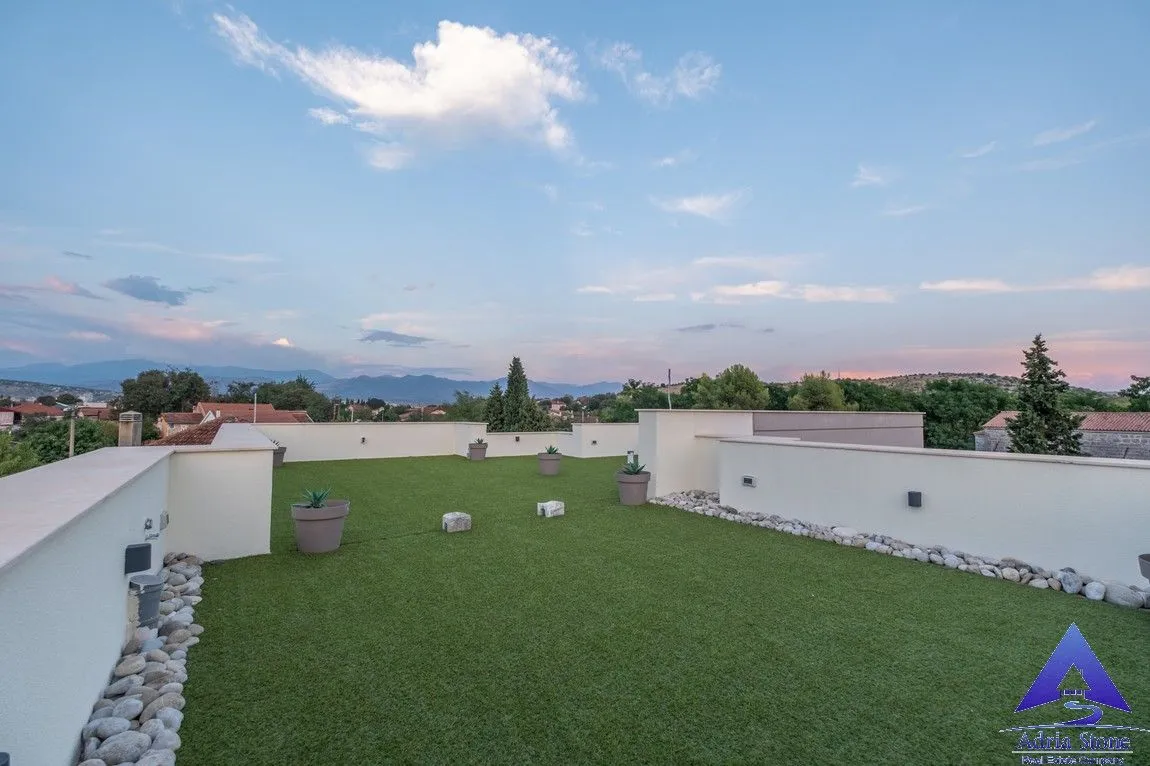 Rent, house, 180m², Podgorica, Crna Gora