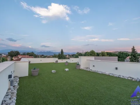 Izdavanje, kuća, 180m², Podgorica, Crna Gora - image 30