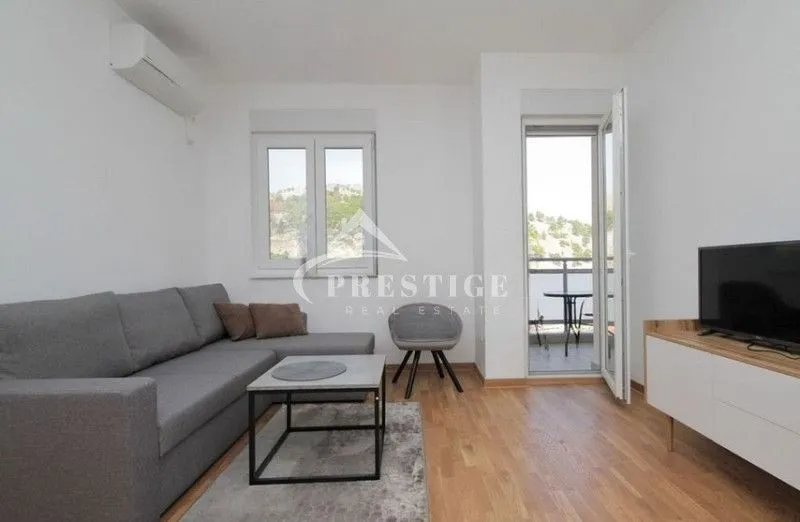 Izdavanje, jednosoban stan, 45m², City Kej, Podgorica