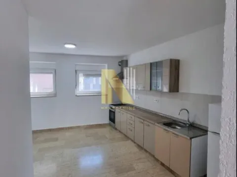 Izdavanje, dvosoban stan, 68m², Podbara, Novi Sad Sve Podlokacije - image 2