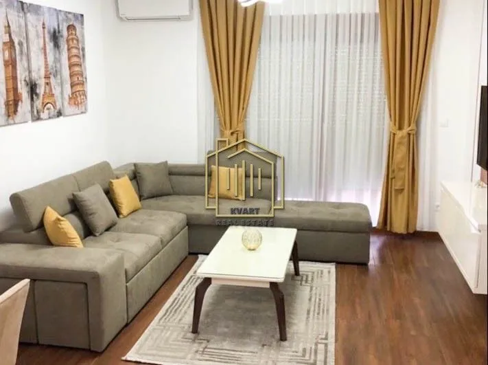 Izdavanje, jednosoban stan, 52m², Master Kvart, Podgorica