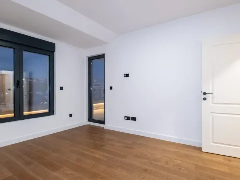 Izdavanje, trosoban stan, 163m², Preko Morače, Podgorica - image 9