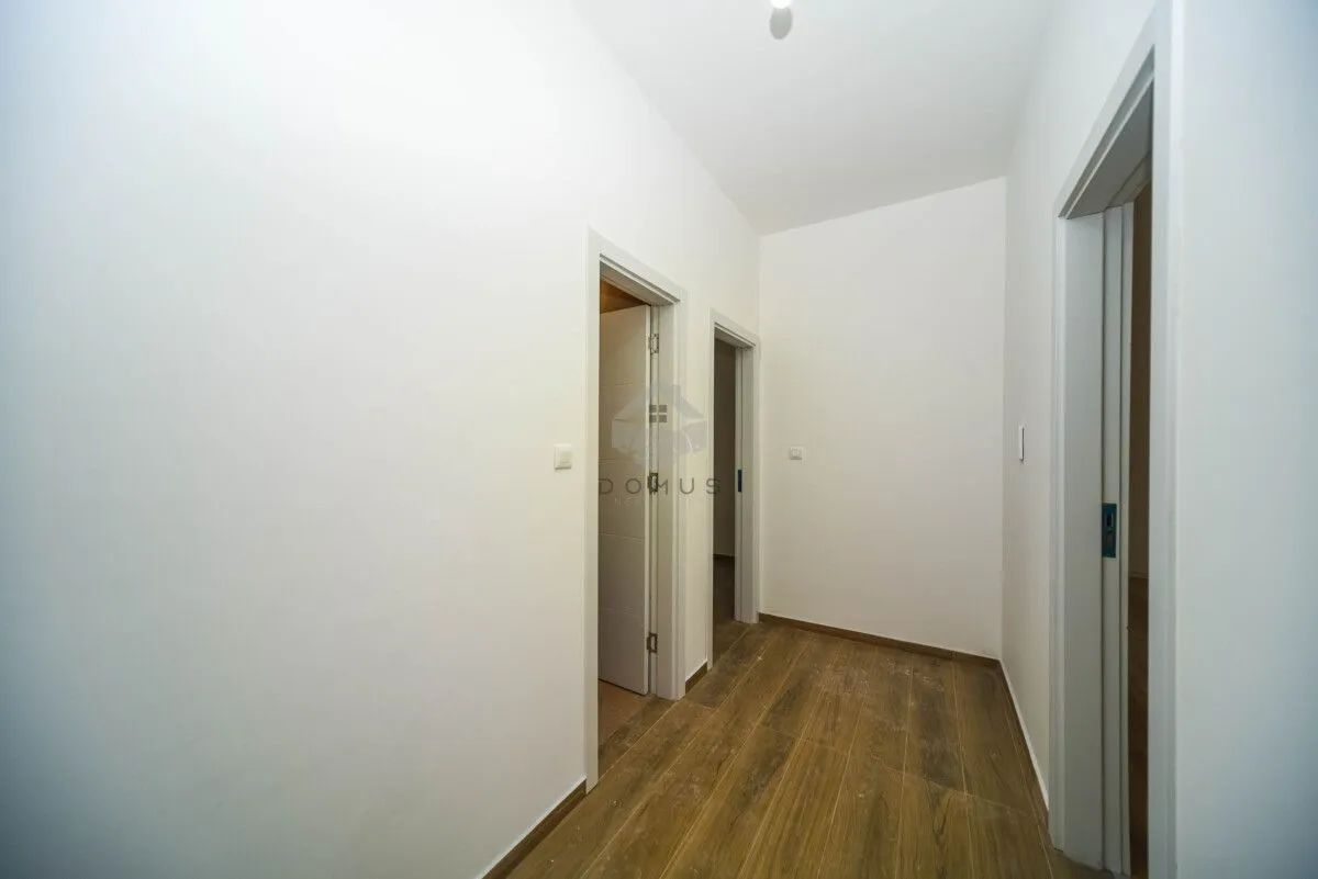 Izdavanje, dvosoban stan, 64m², Tološi, Podgorica