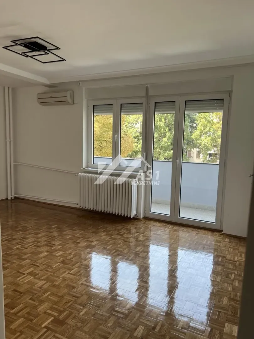 Izdavanje, dvosoban stan, 55m², Grbavica, Novi Sad Sve Podlokacije