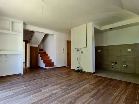 Prodaja, stan, 74m², Kolašin, Crna Gora - image 9