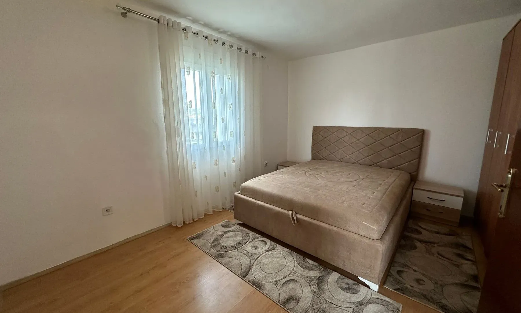 Izdavanje, dvosoban stan, 60m², 1 maj, Podgorica