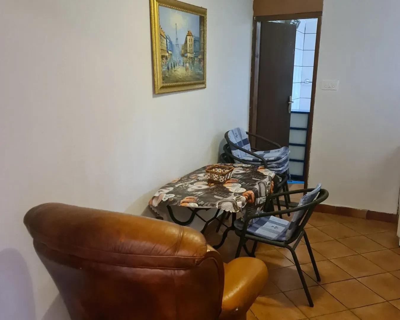 Rent, studio apartment, 40m², Tološi, Podgorica