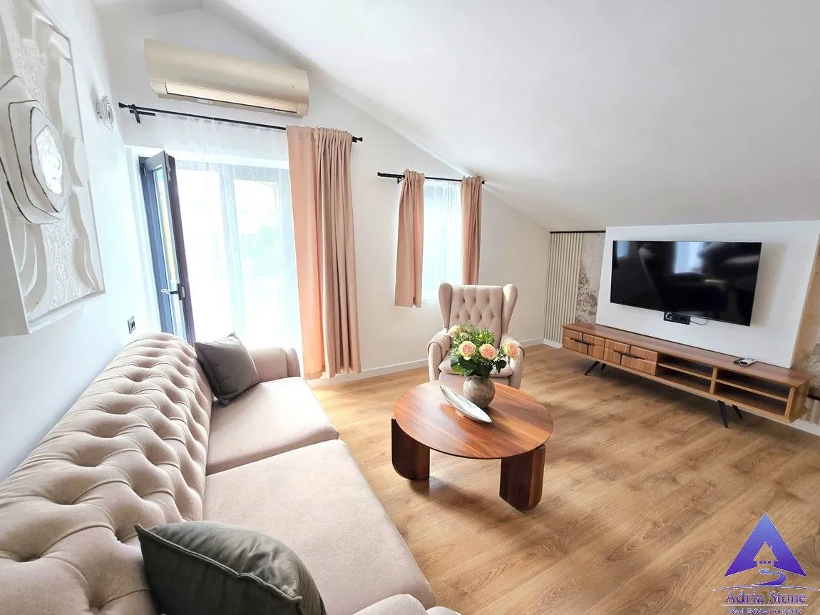 Rent, hospitality venue, 440m², Adok, Budva